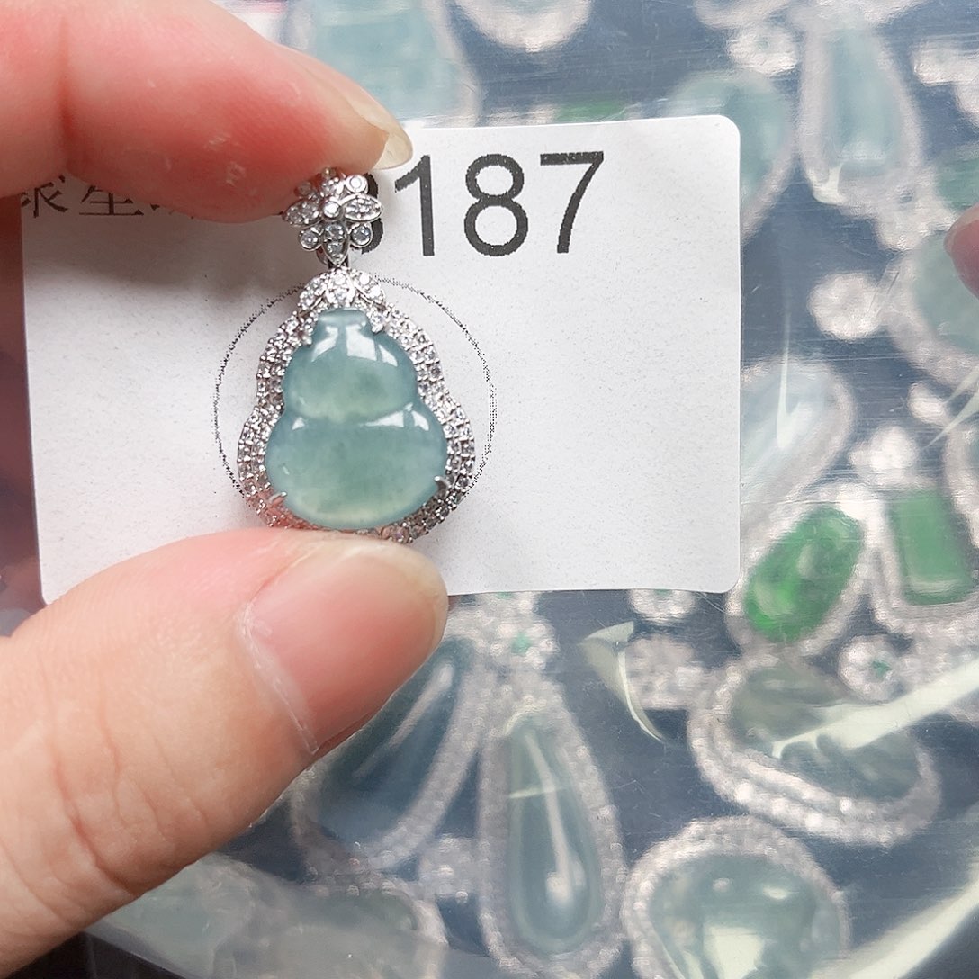 翡翠颈饰未镶嵌翡翠187