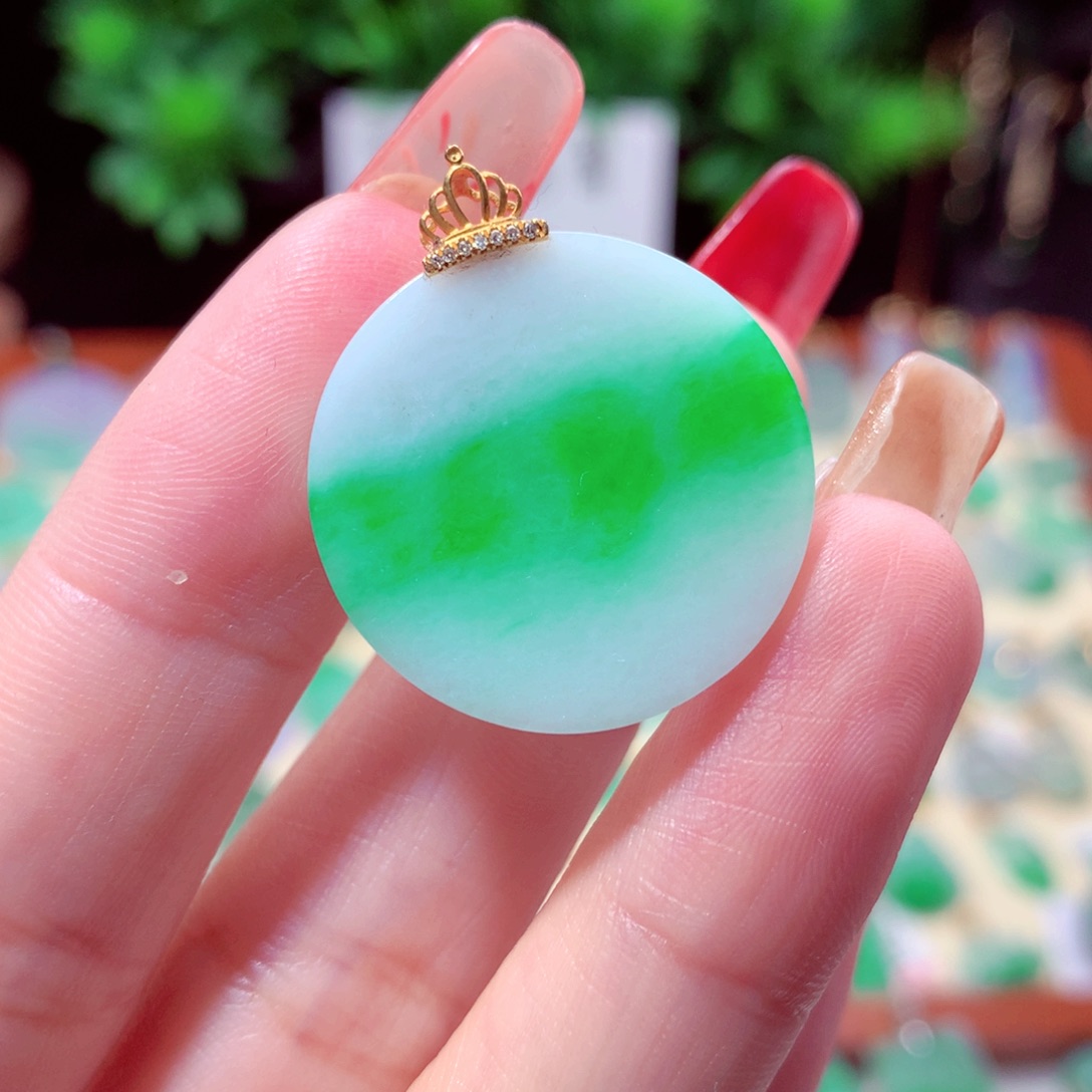 翡翠吊坠(不含链)18K金镶嵌