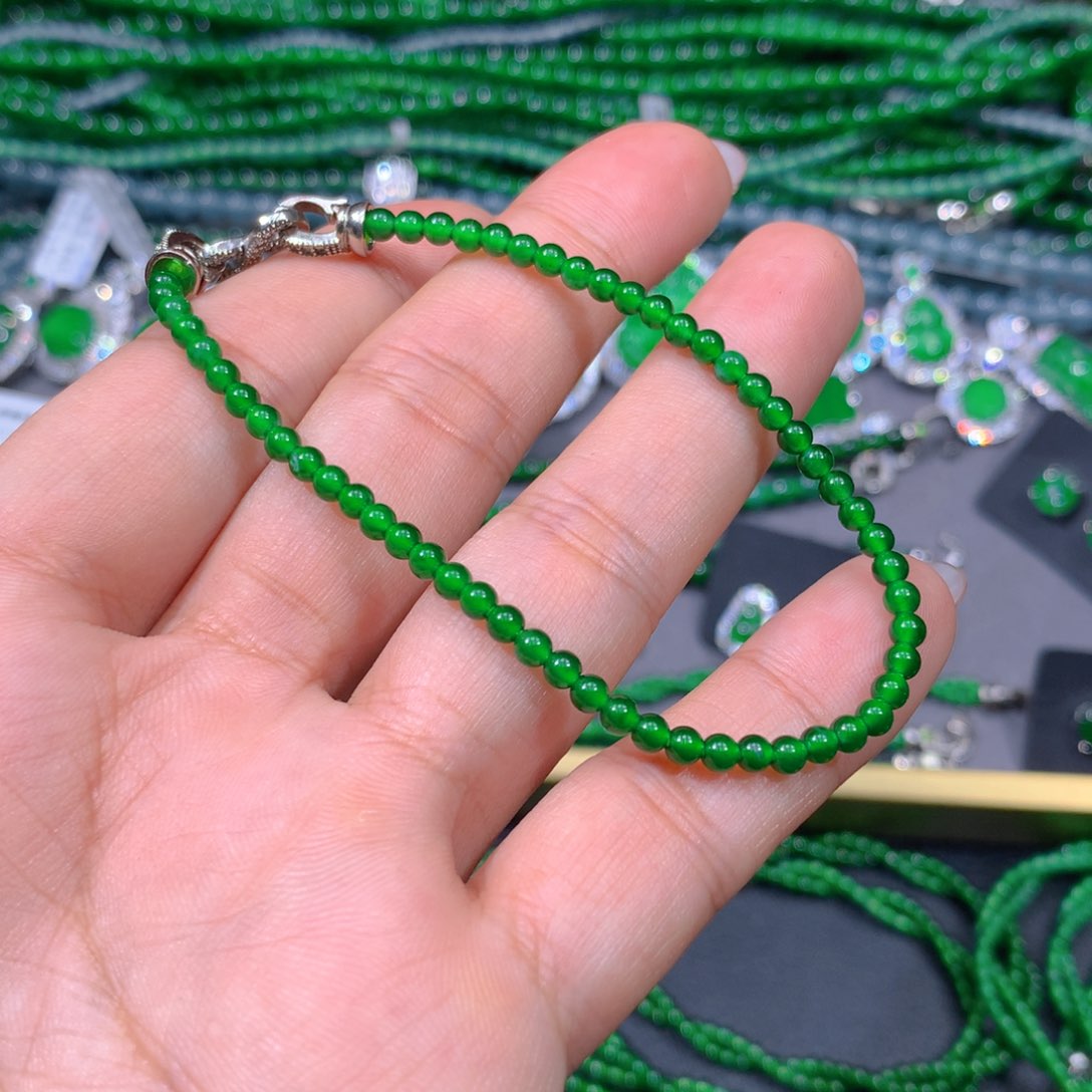 翡翠耳饰未镶嵌天然