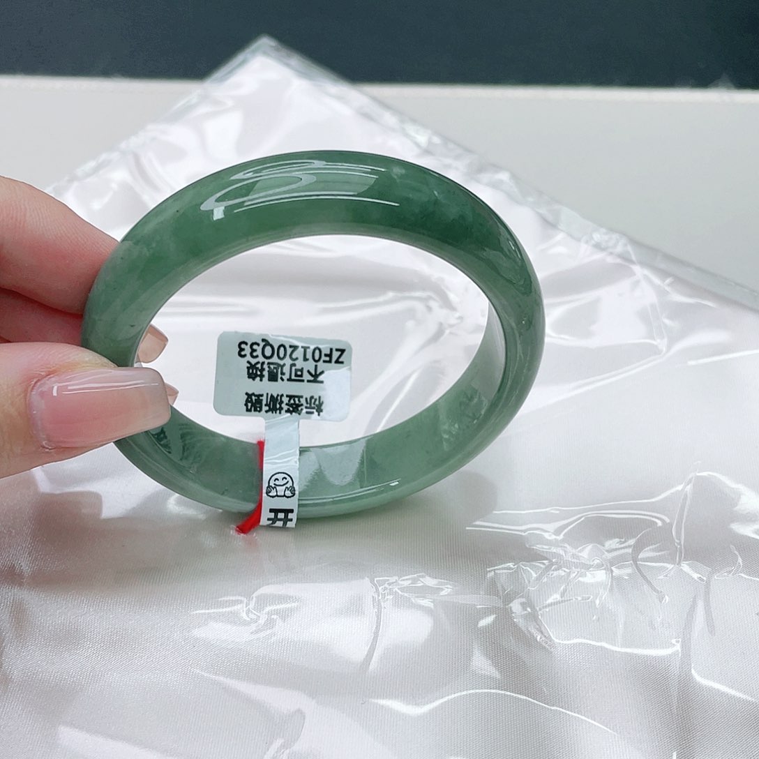 翡翠手镯未镶嵌正56.7