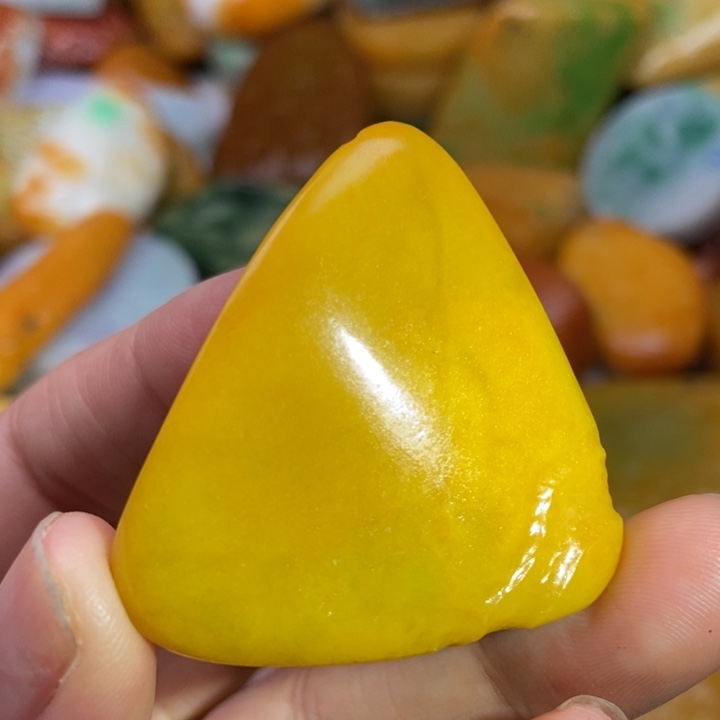翡翠未镶嵌颈饰缅甸
