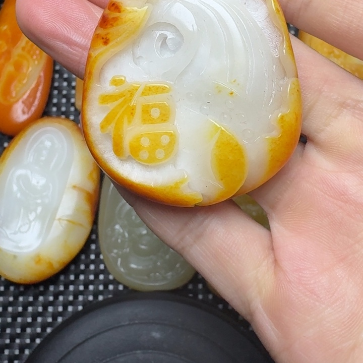 和田玉颈饰未镶嵌