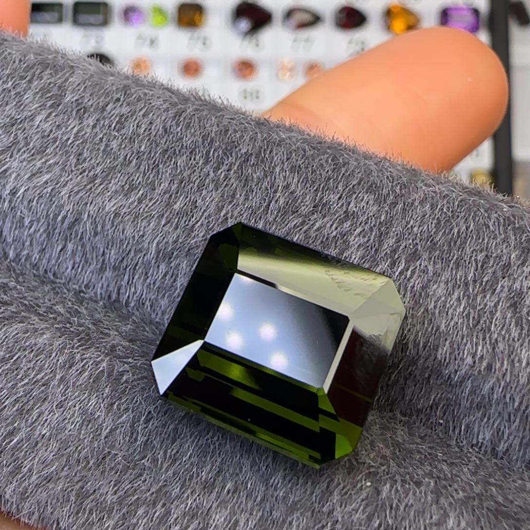 碧玺珠宝半成品未镶嵌天然13.55克拉