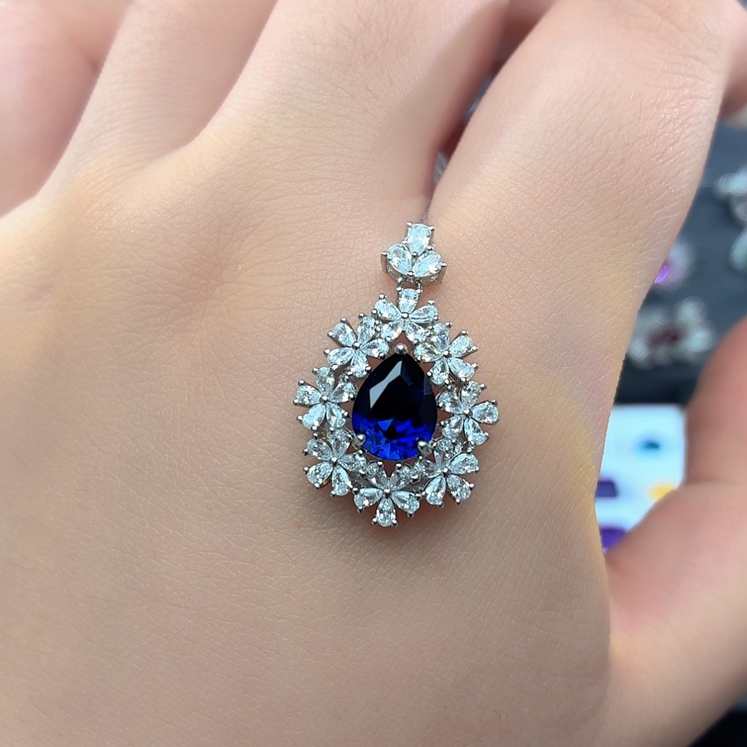 吊坠925银培育皇家蓝色宝石