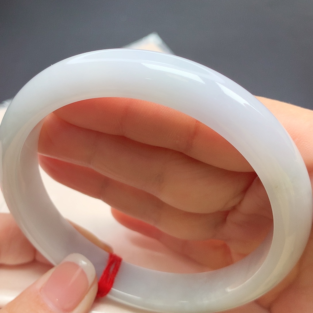 翡翠手镯未镶嵌65圈口