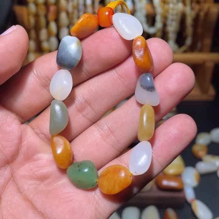 和田玉（糖玉）吊坠(不含链)未镶嵌25.7克