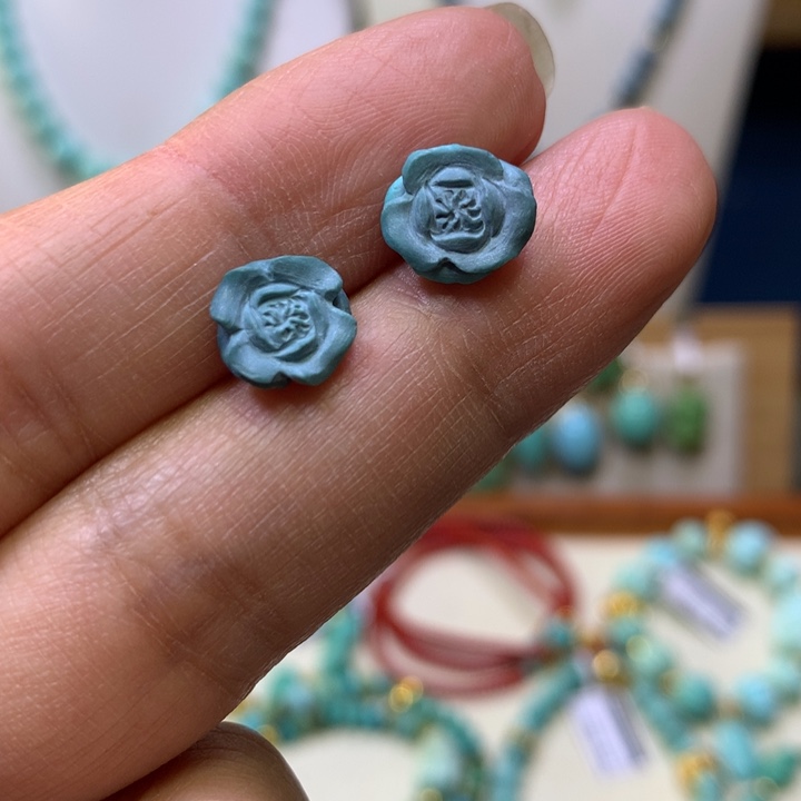 绿松石18K金镶嵌耳钉