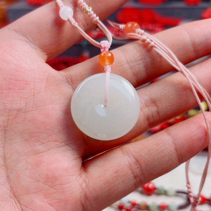 和田玉（糖玉）颈饰未镶嵌