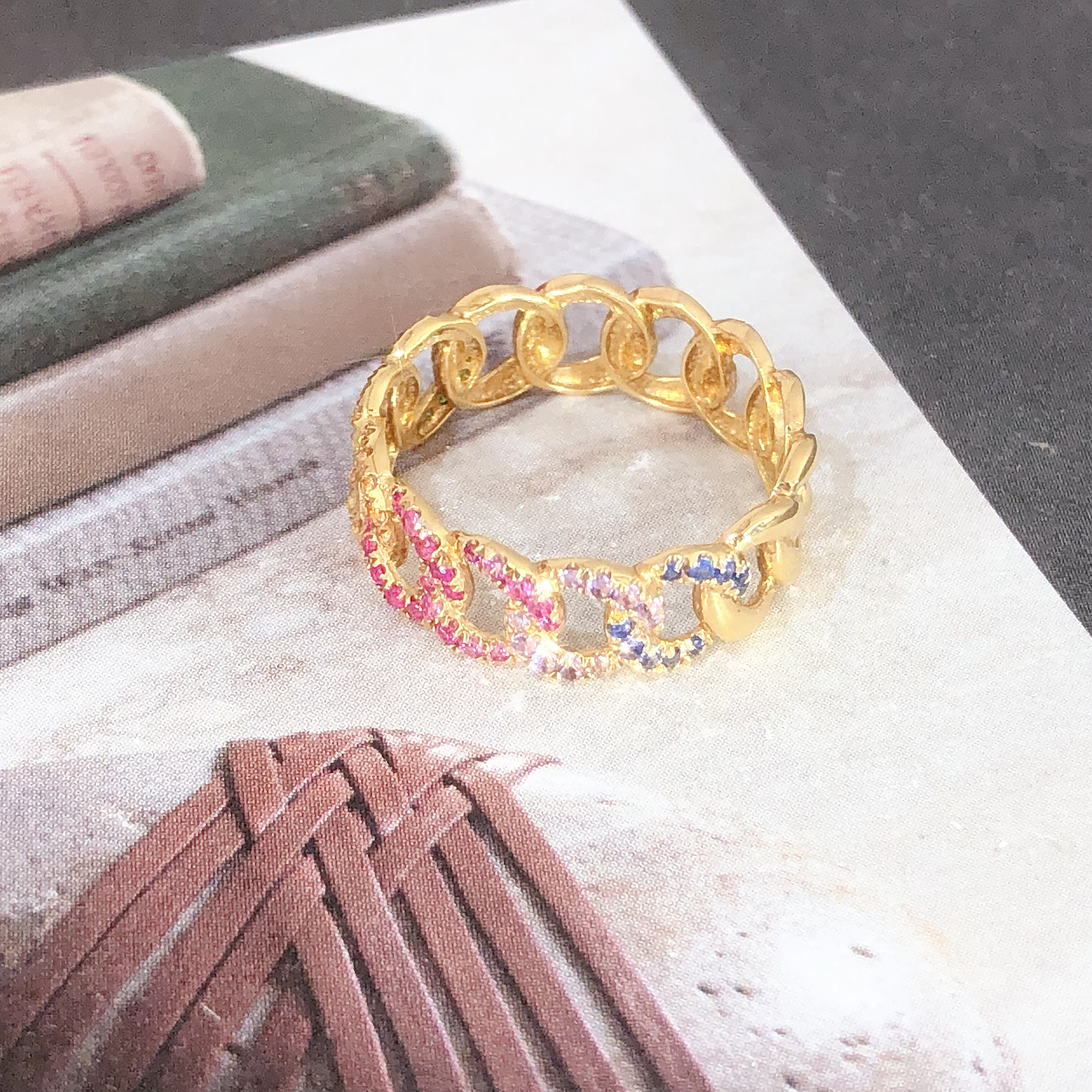 【皇冠轻奢】18k金 | 彩蓝宝古巴麻花戒指活力减龄