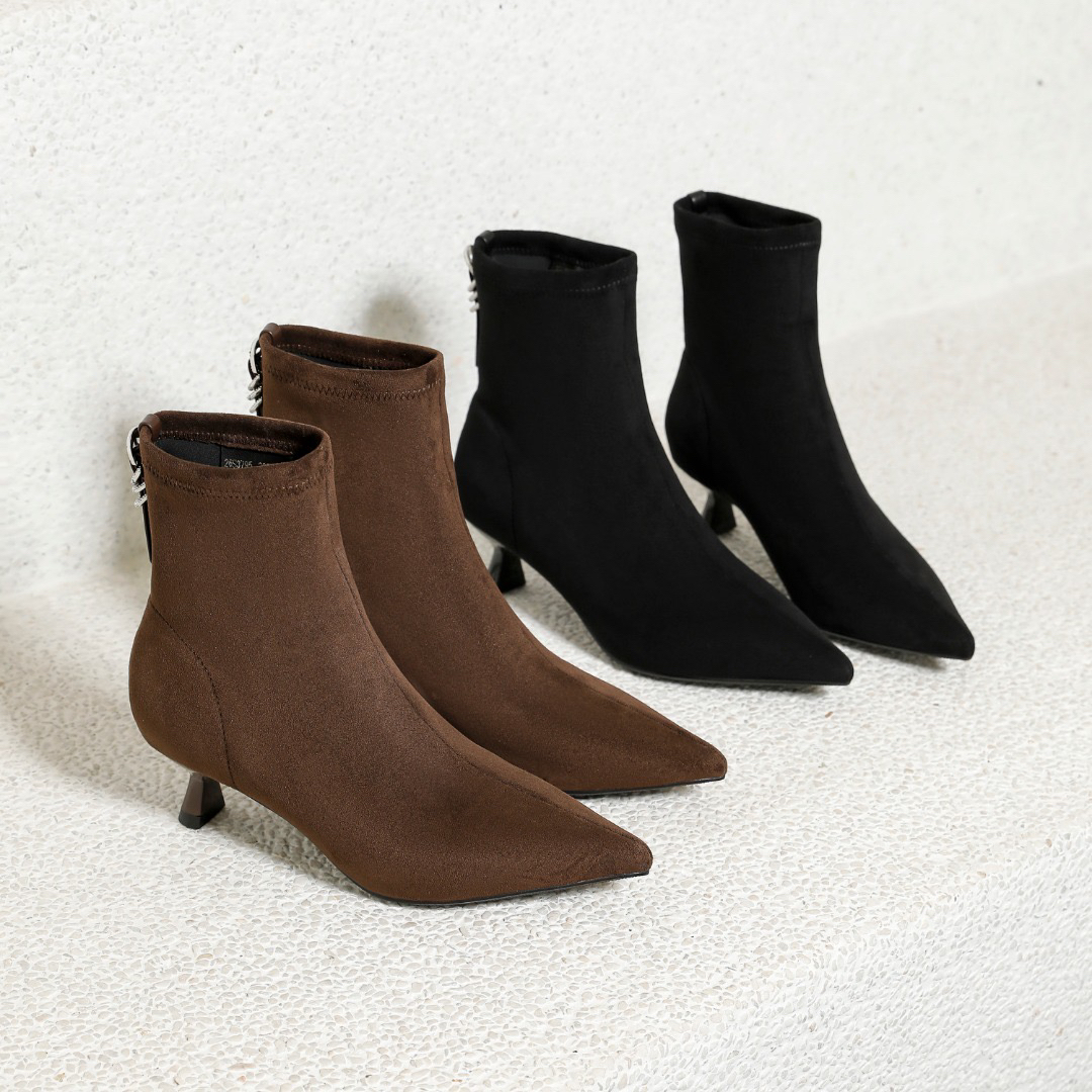 2025年秋冬新款时尚百搭一脚蹬弹力瘦瘦靴细跟高跟26S3795