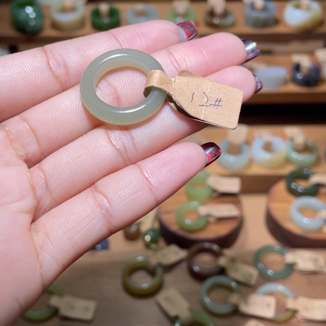 和田玉戒指未镶嵌湫**后16.4