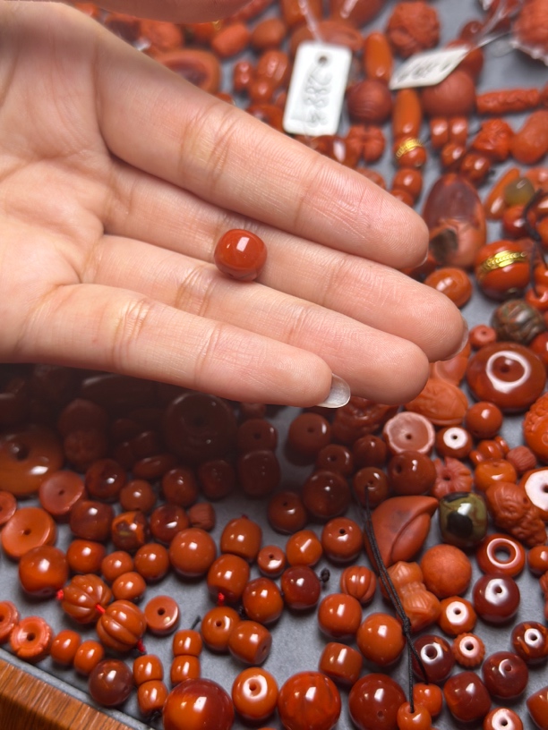 天然川料南红精品配饰9.4微瑕