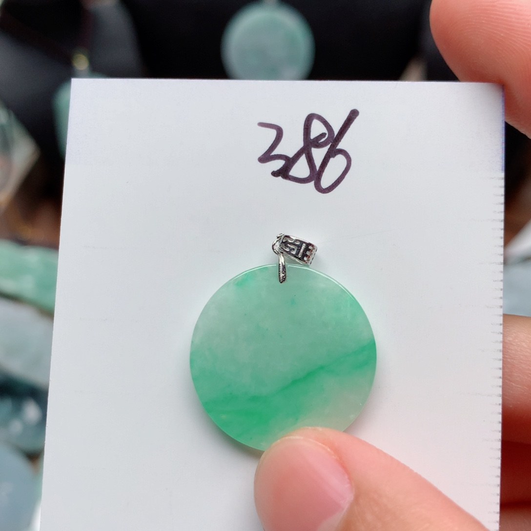 翡翠颈饰银S925镶嵌吊坠