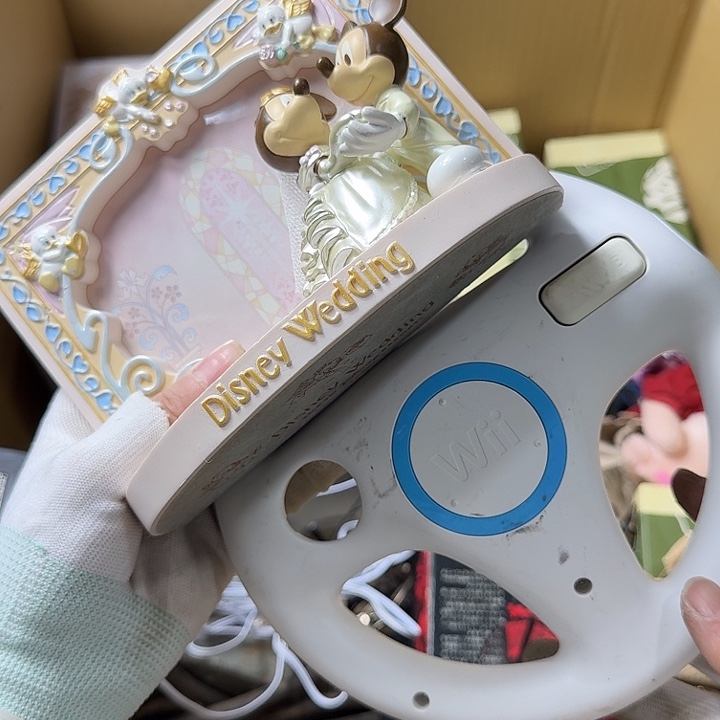 小**我中古商品，瑕疵品，不保好坏。610