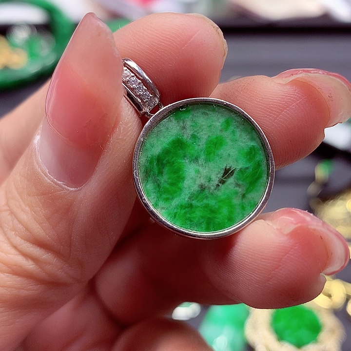 翡翠颈饰银S925镶嵌翡翠