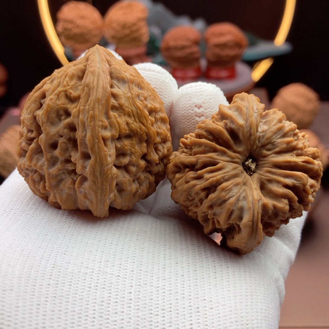 文玩核桃把件高炮凹42.7.41.7,44.50.8克单不差