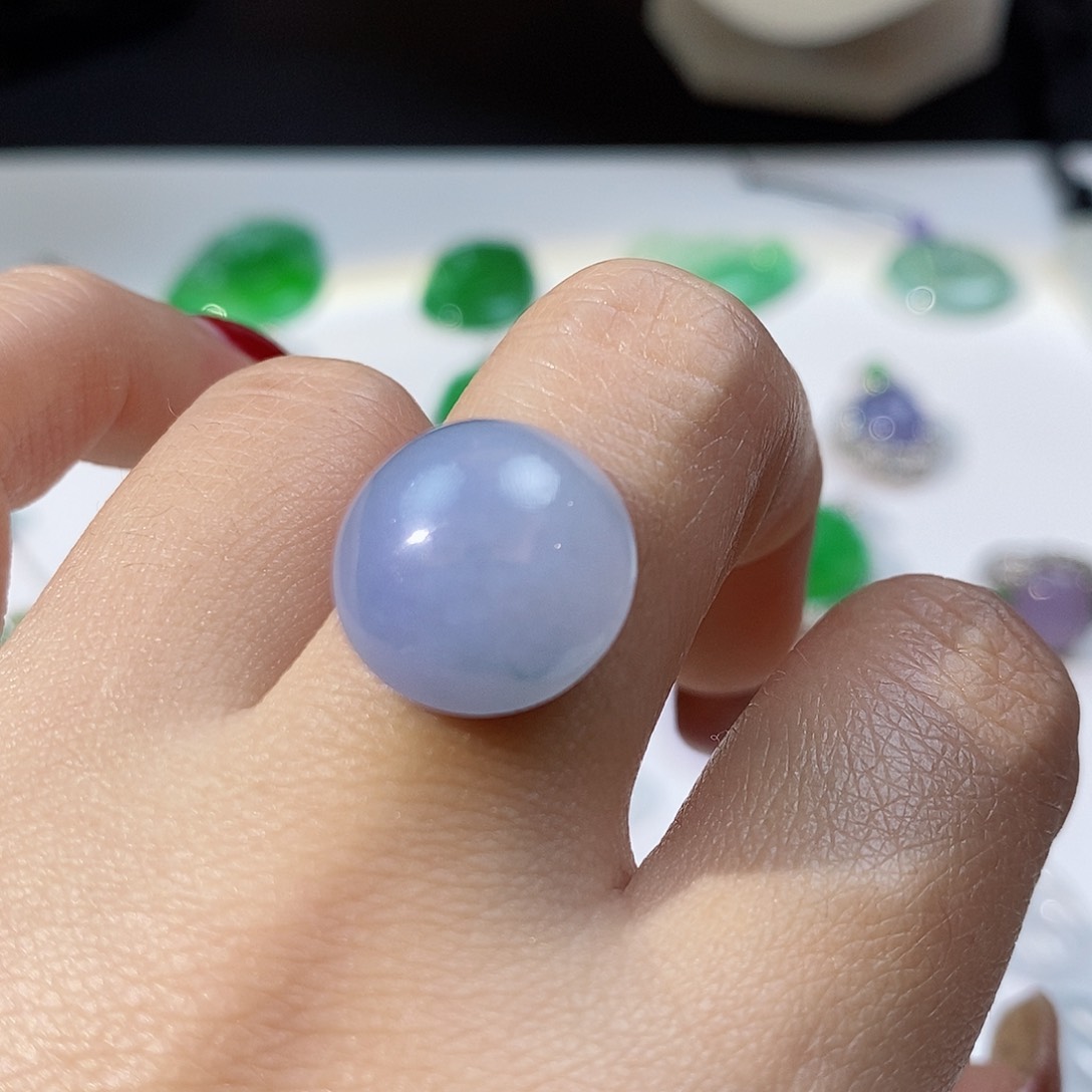 翡翠裸石冰种紫罗兰蛋面娜娜