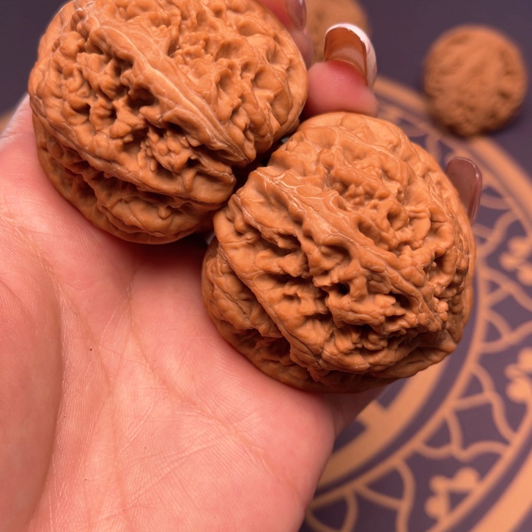 文玩核桃把件初**影粗筋48