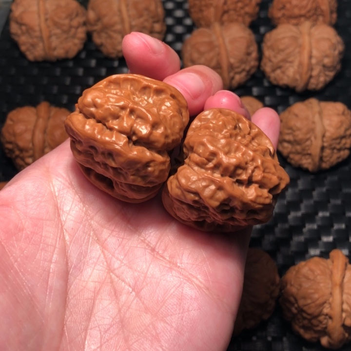 文玩核桃把件深开