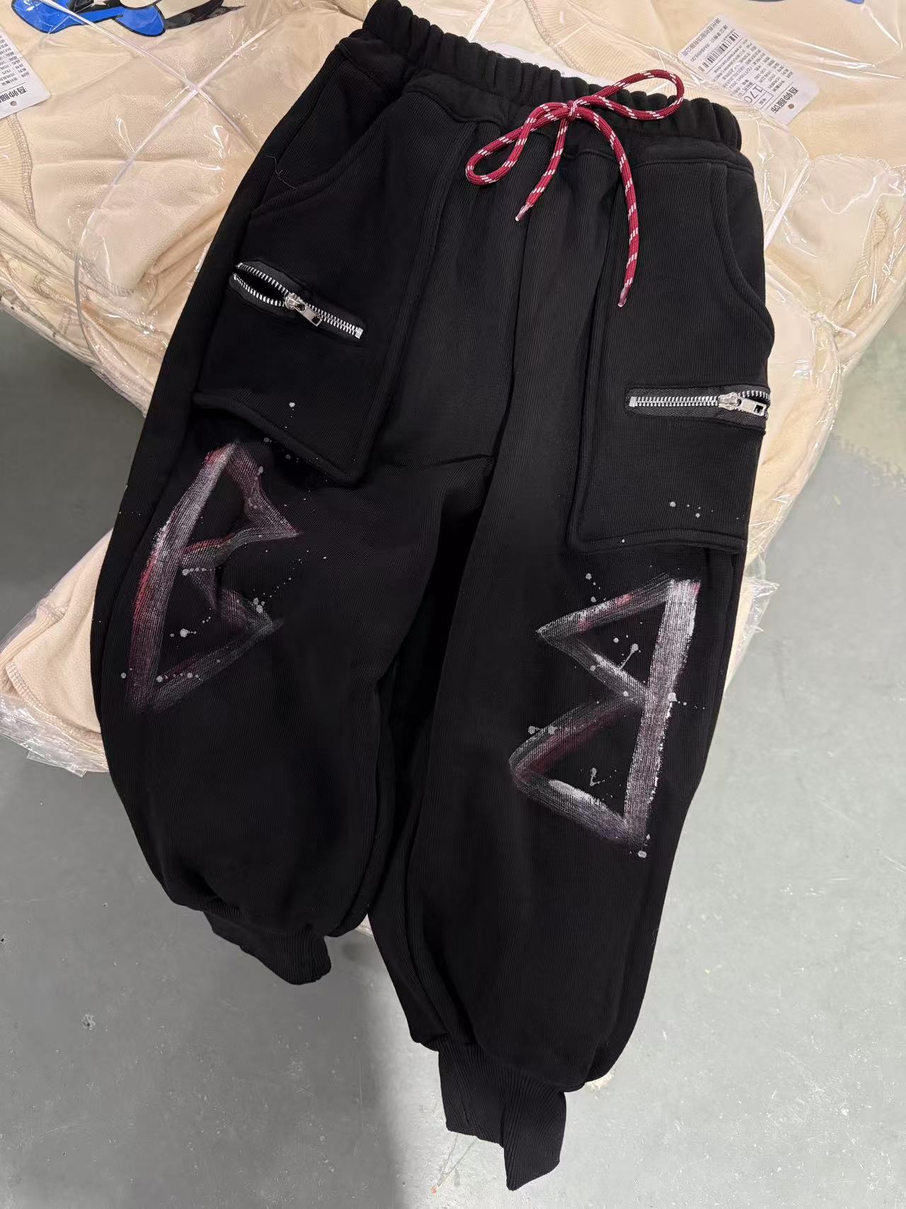 绝2025 【X】1月20日 男童女童时尚黑色加绒卫裤2685-