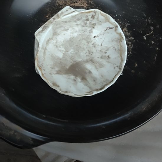 瓷发两个贝壳碟子，口径12.5