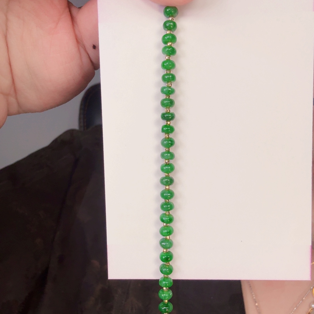 翡翠18K金镶嵌颈饰一件