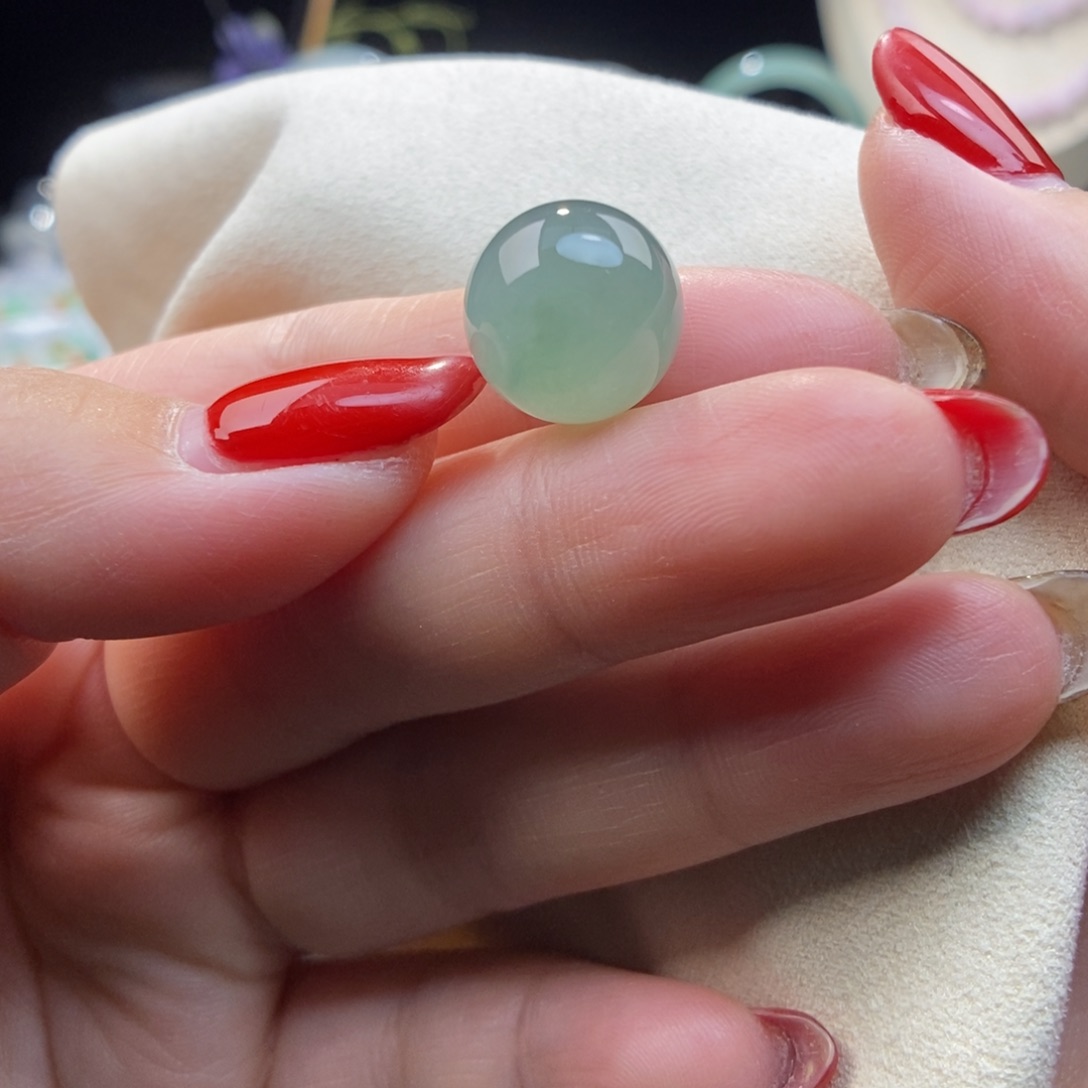 翡翠颈饰未镶嵌圆珠13.3