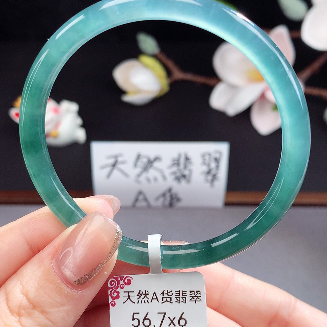 翡翠手镯（圆镯）未镶嵌