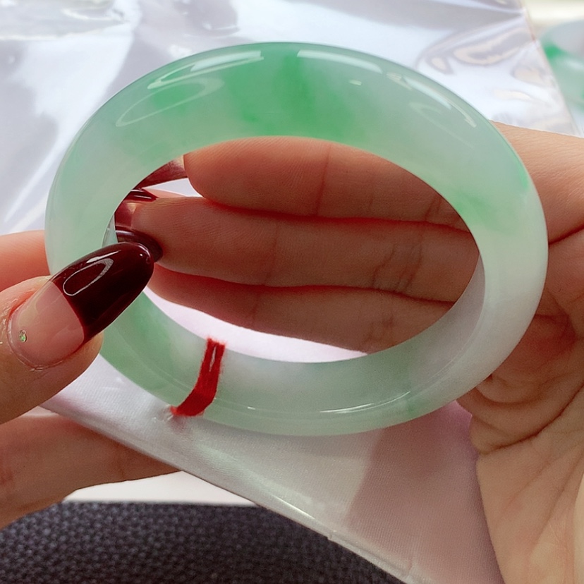 【闪购商品】翡翠手镯未镶嵌53.8 甜绿 灵