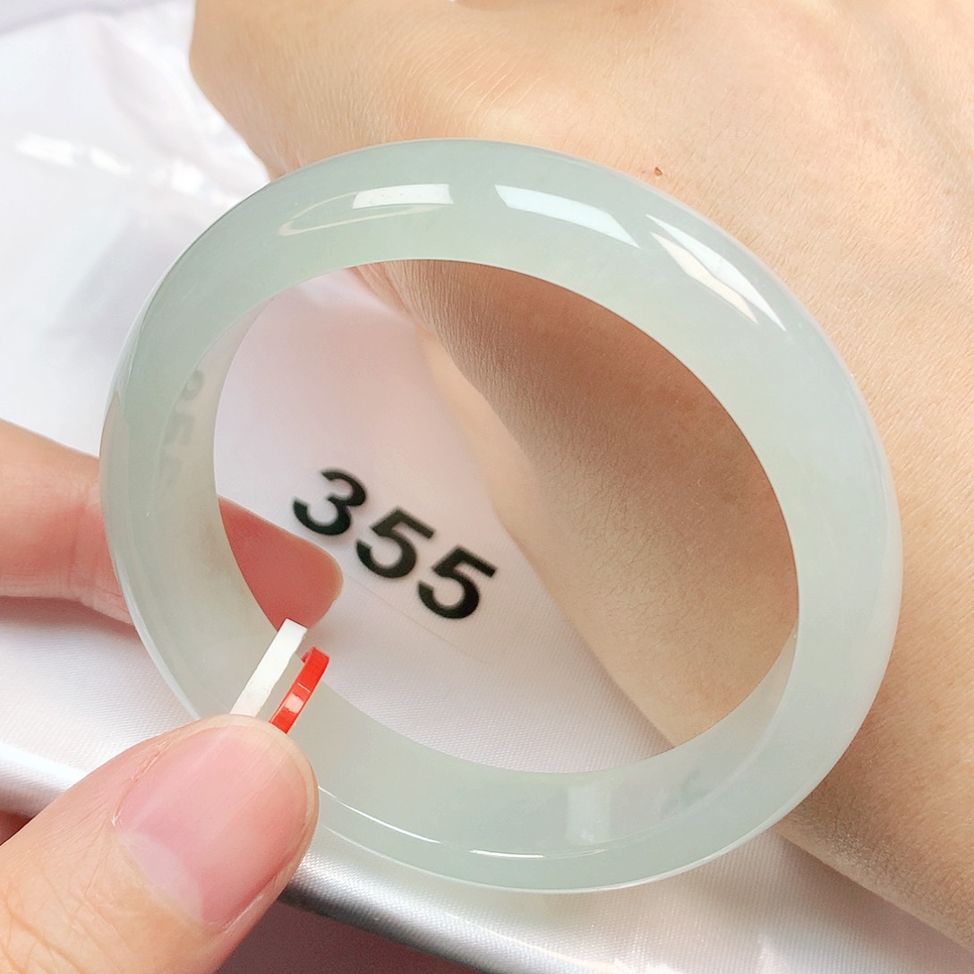 翡翠手镯未镶嵌抖音355