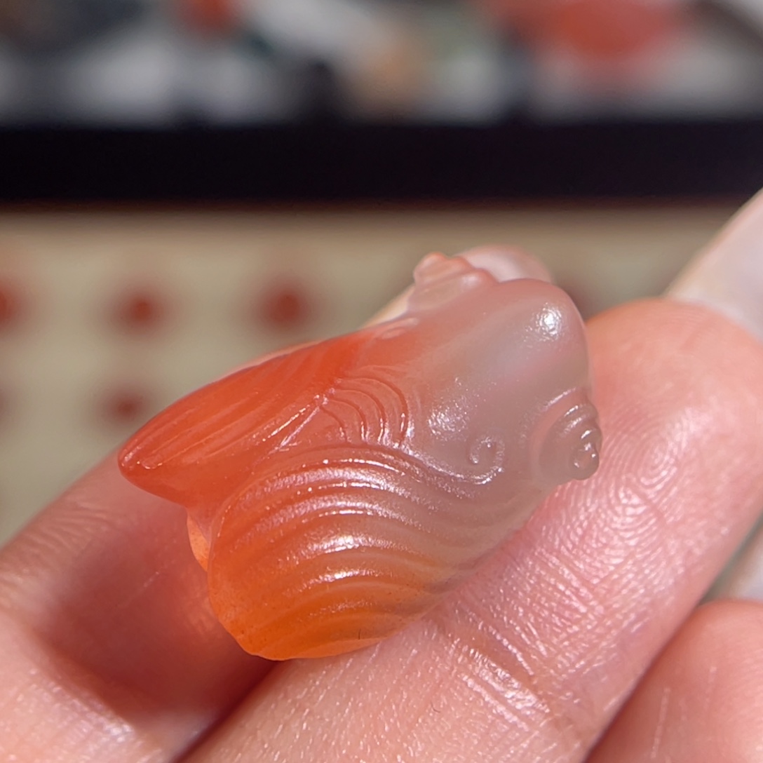 南红玛瑙未镶嵌一鸣惊人  21x14.6mm