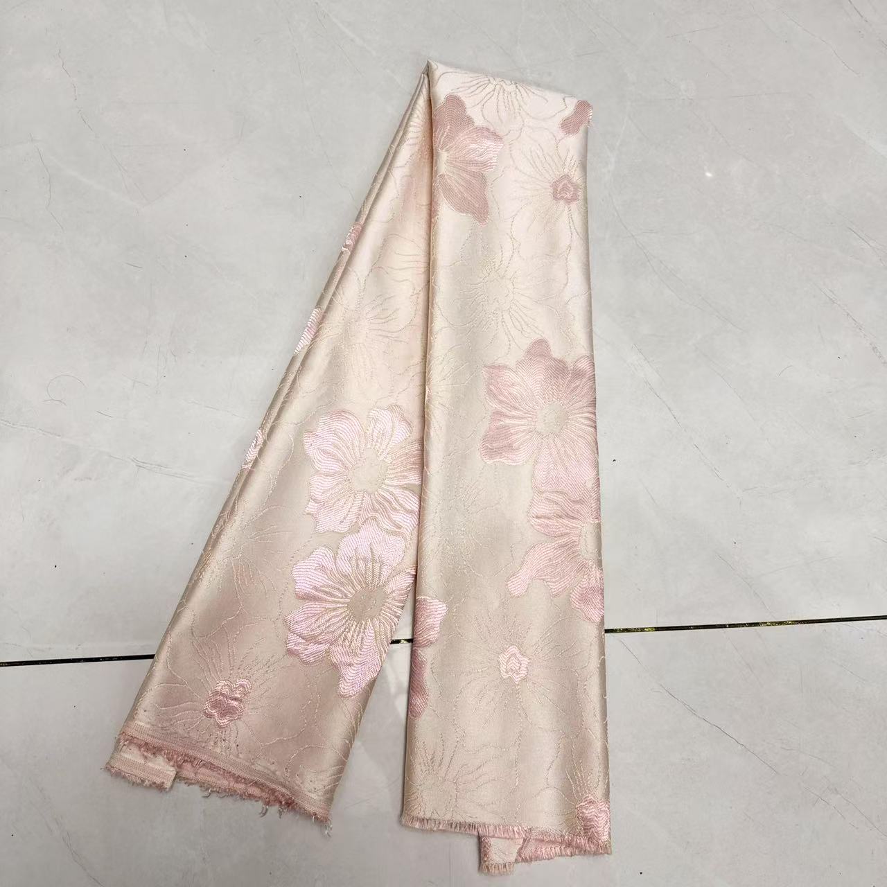 100丝-太阳花-香-小标-丝巾