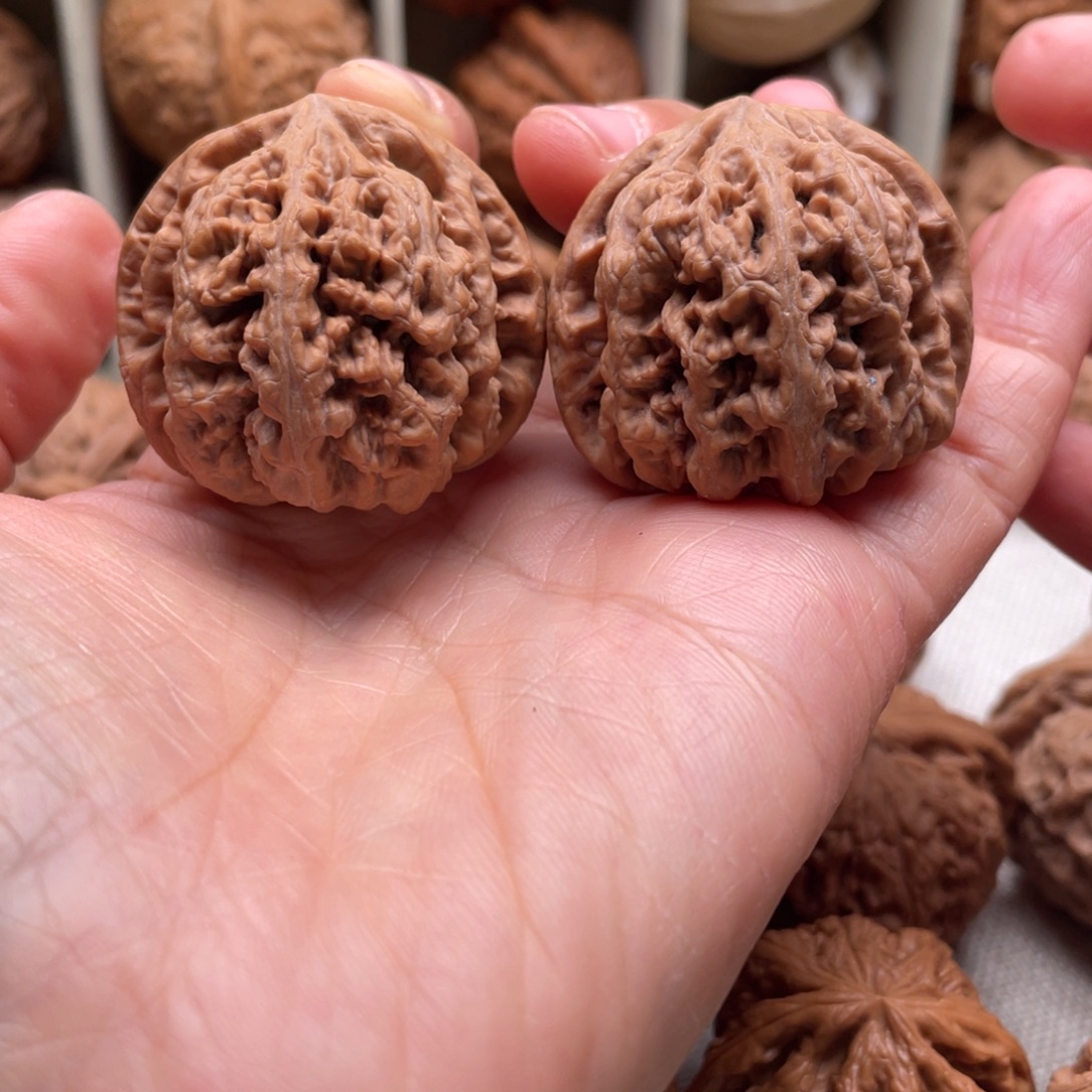 B***）文玩核桃吊坠38全品粗筋