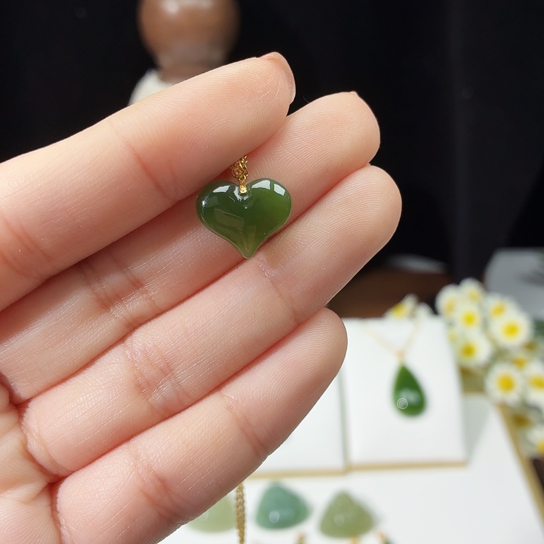 *****和田玉（碧玉）18K金镶嵌耳饰