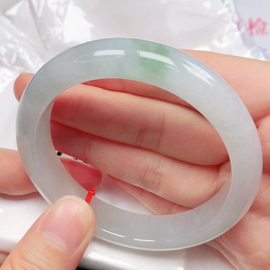 翡翠手镯未镶嵌抖音756