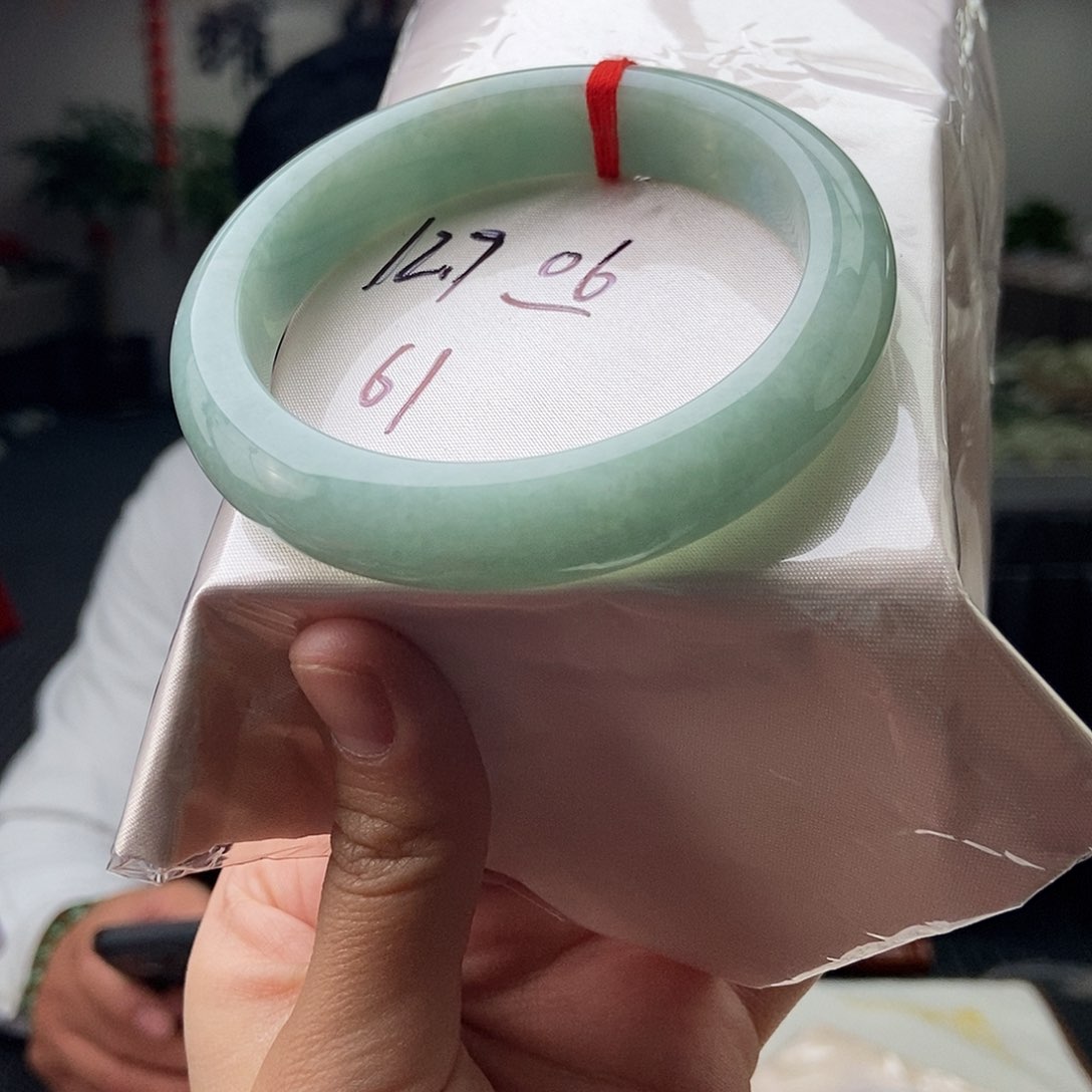 翡翠手镯未镶嵌拍一发一