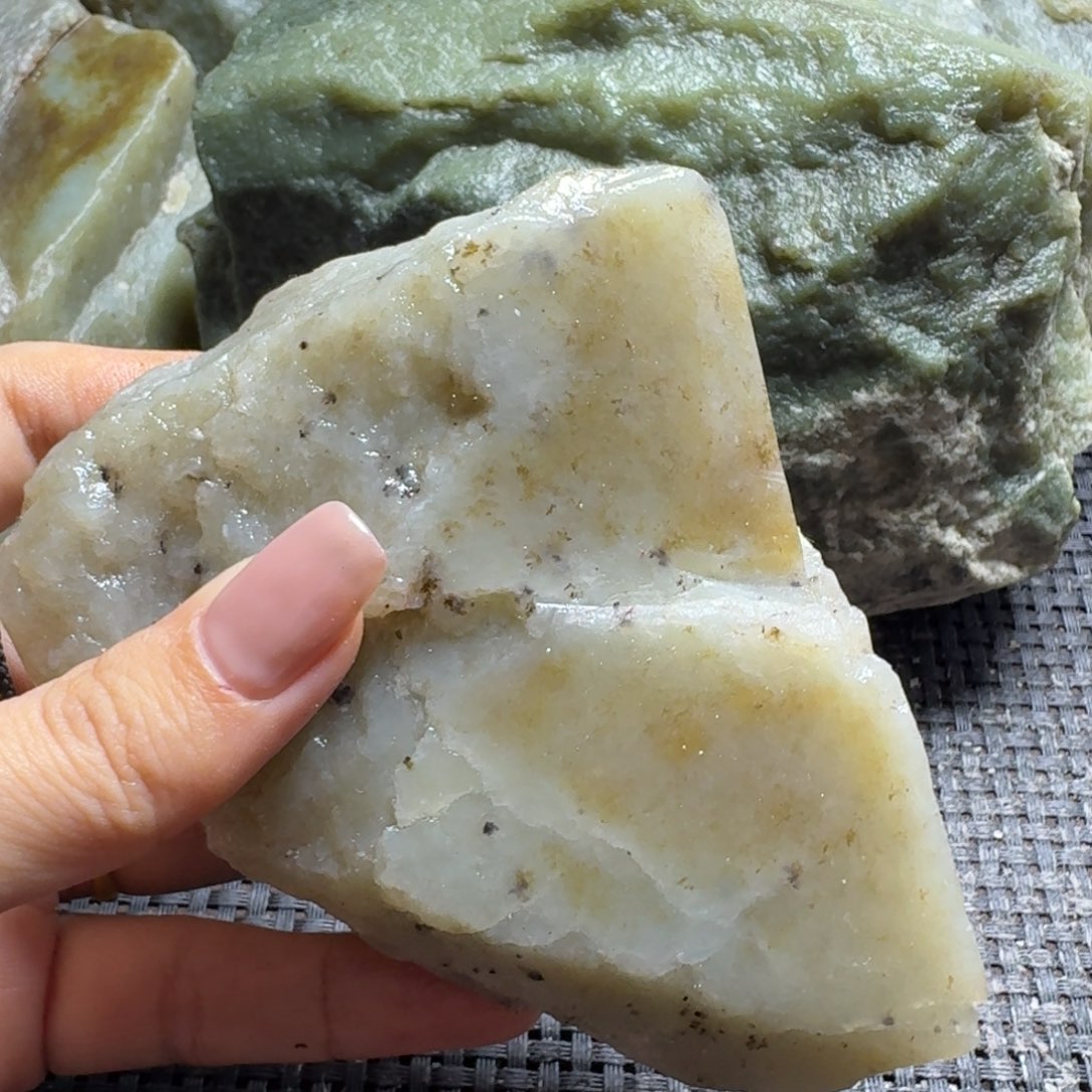 和田玉（糖玉）未镶嵌颈饰