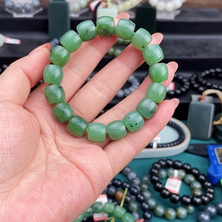 和田玉未镶嵌手链乌兰海苹果绿卡12