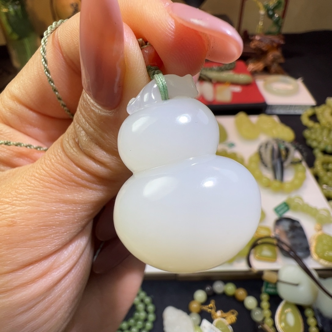 小***斌和田玉未镶嵌笔搁