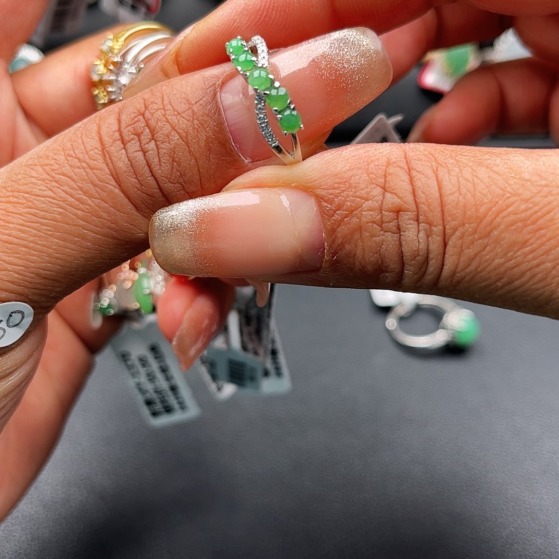 翡翠戒指银S925镶嵌缅甸天然A货翡翠女戒指