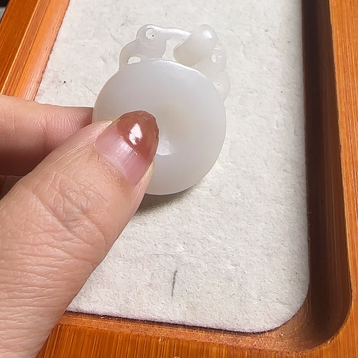 五***人瓷片新号开播瓷盘一件