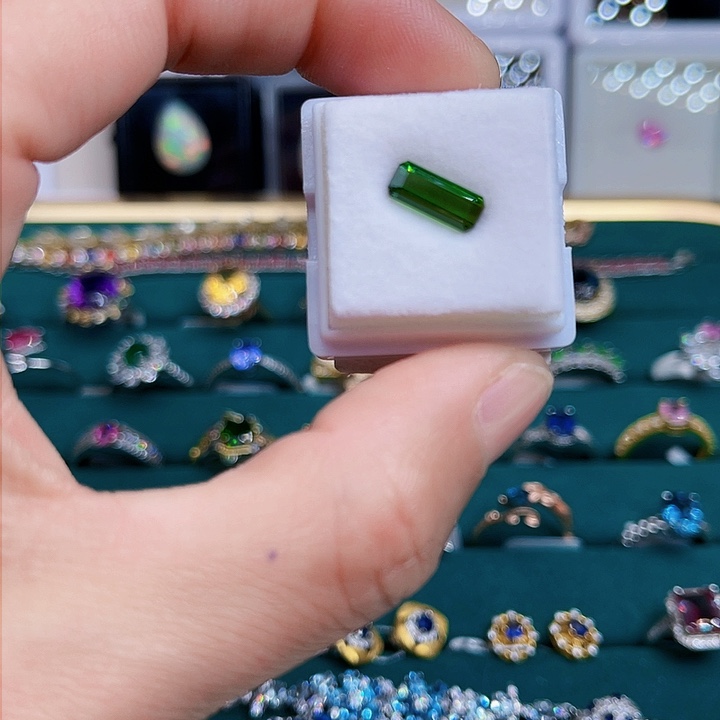 碧玺裸石未镶嵌绿色