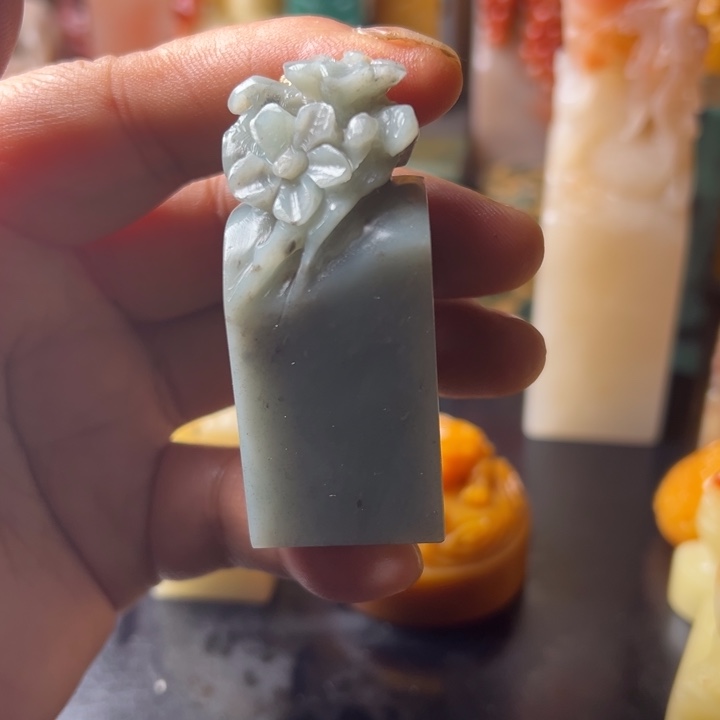 云南石天青冻花钮