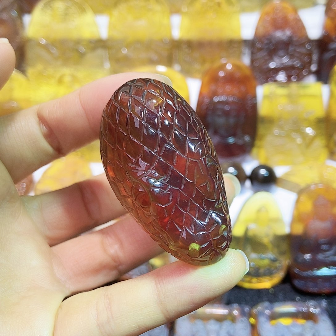 琥珀颈饰未镶嵌蛇头