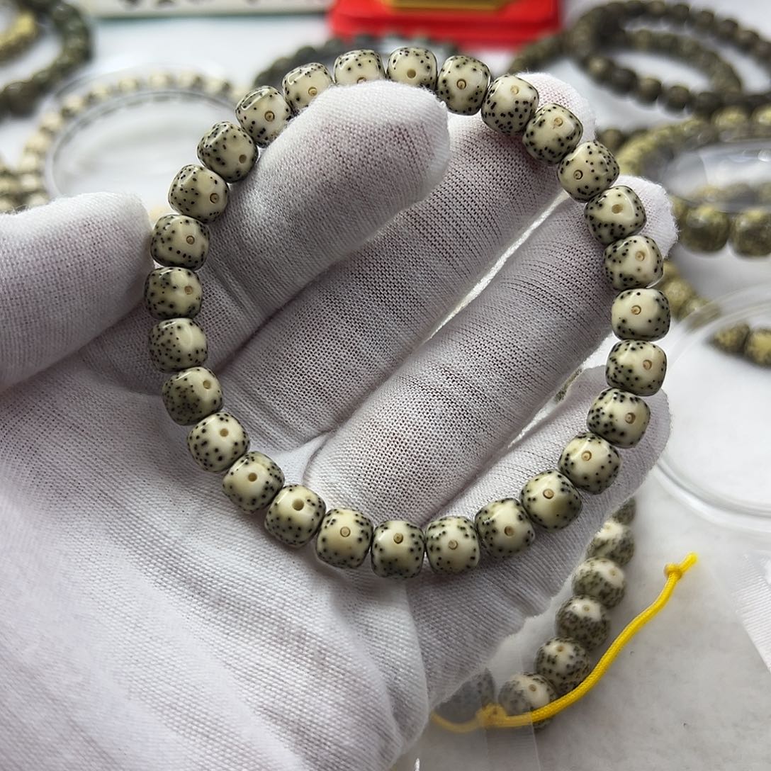 星月菩提手串87青花  绿包白黄金瞳 