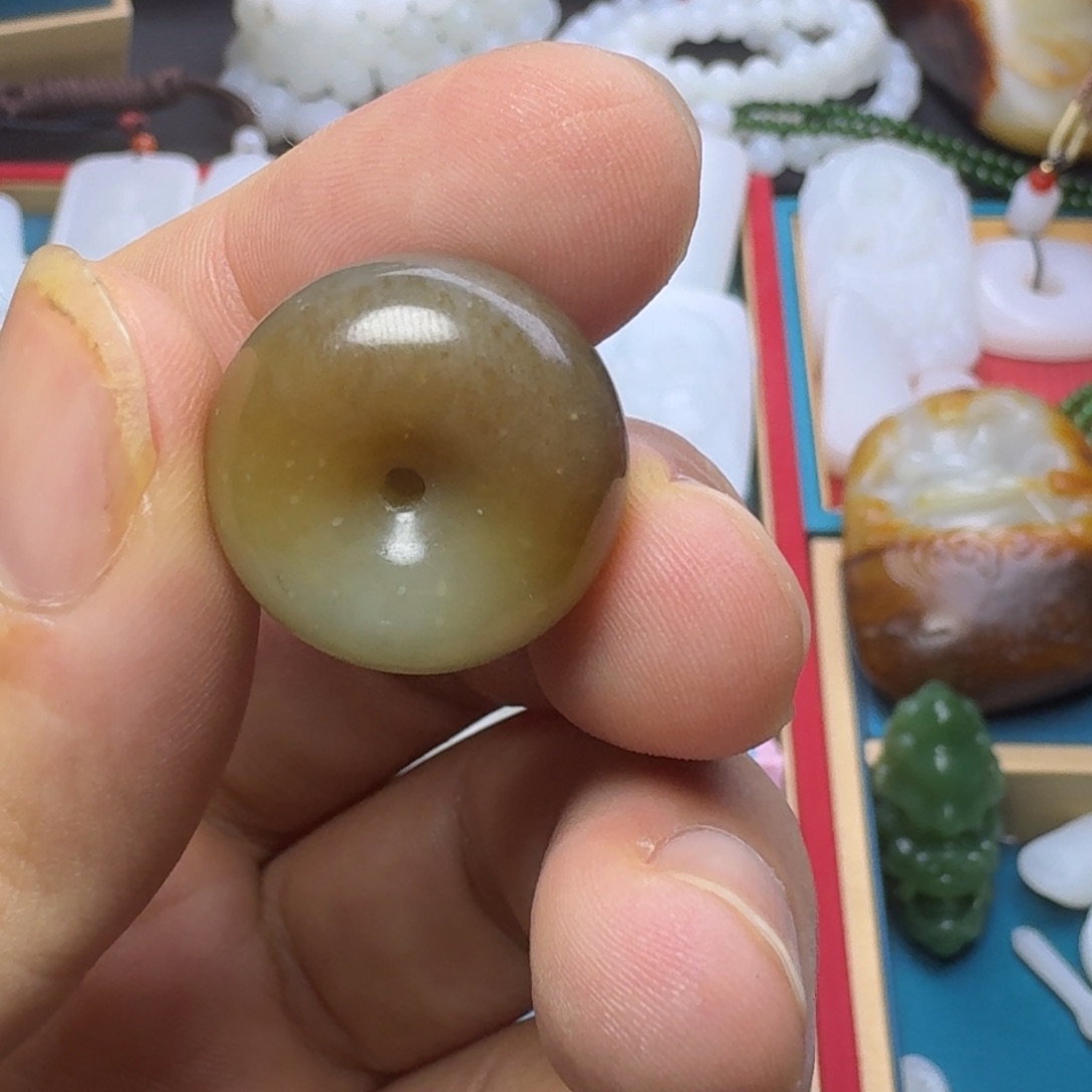 和田玉挂件未镶嵌