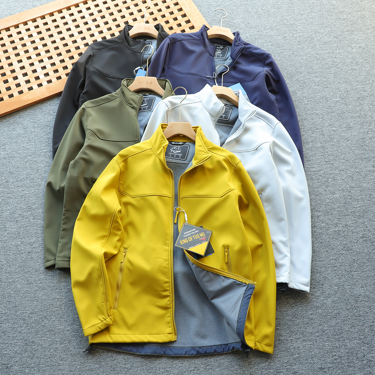 美单 户外立领软壳加绒冲锋衣 防风防泼水 立体剪裁