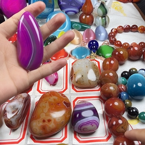 玛瑙/玉髓颈饰未镶嵌