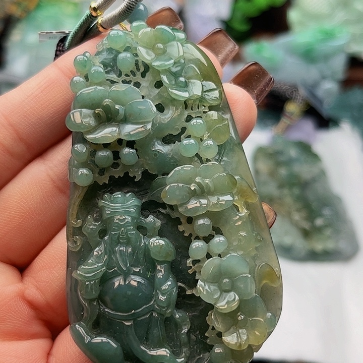 翡翠未镶嵌颈饰挂件