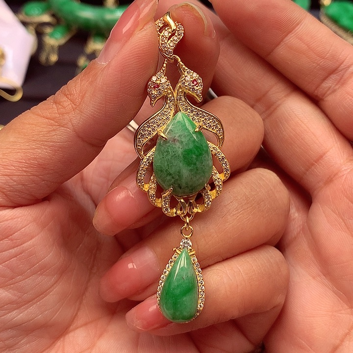 翡翠颈饰银S925镶嵌翡翠